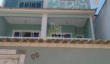 Linda Casa Tríplex em Condomínio para Venda com 3 Quartos, 180 m² - Realengo
