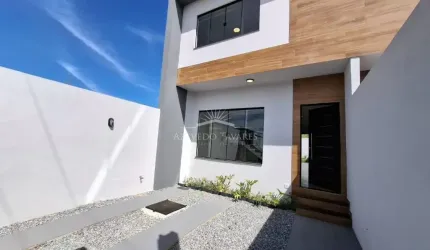 7928 - Casa à Venda | Vale das Palmeiras, Macaé/RJ