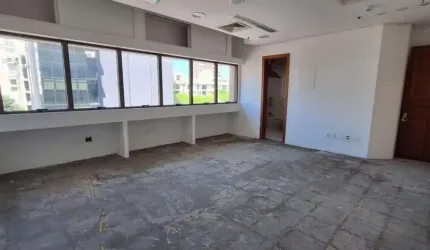 Sala comercial para alugar na Rua Padre Chagas, 185, Moinhos de Vento, Porto Alegre por R$ 2.507