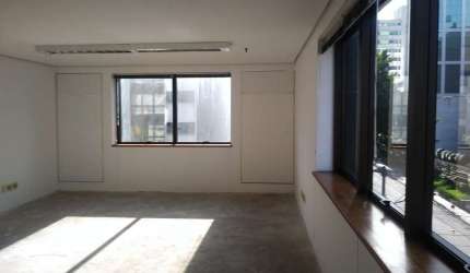 Sala comercial para alugar na Rua Doutor Florêncio Ygartua, 270, Moinhos de Vento, Porto Alegre por R$ 2.586