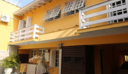 Casa com 4 quartos para alugar na Rua Paulo Derly Strehl, 30, Espírito Santo, Porto Alegre por R$ 16.500
