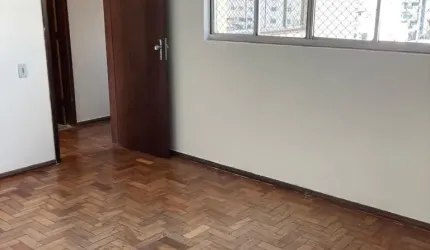 Apto 2 Qtos, 2 banheiros coladinho na Delfim Moeira