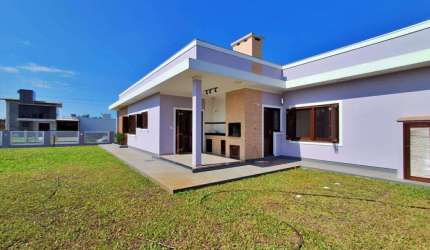 Casa 03 Dorm à venda no Bairro Bella Torres com 162 m² de área privativa - 2 vagas de garagem