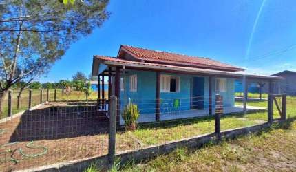 Casa 02 Dorm à venda no Bairro Praia Sumaré II com 84 m² de área privativa - 2 vagas de garagem