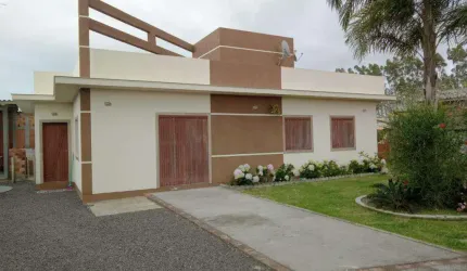 Casa 03 Dorm à venda no Bairro Praia do Ribeiro com 150 m² de área privativa - 1 vaga de garagem