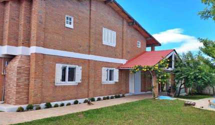 Casa 04 Dorm à venda no Bairro Xangri-lá dos Mares com 290 m² de área privativa - 3 vagas de garagem