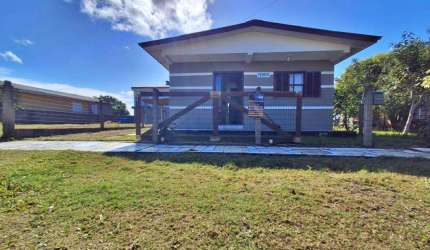 Casa 03 Dorm à venda no Bairro Xangri-lá dos Mares com 70 m² de área privativa - 1 vaga de garagem
