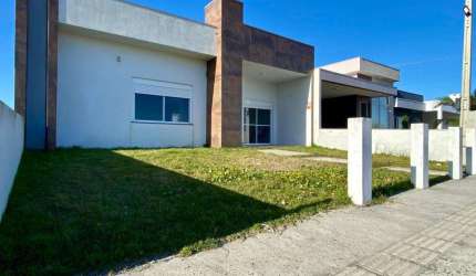 Casa 03 Dorm à venda no Bairro Xangri-lá dos Mares com 130 m² de área privativa - 2 vagas de garagem