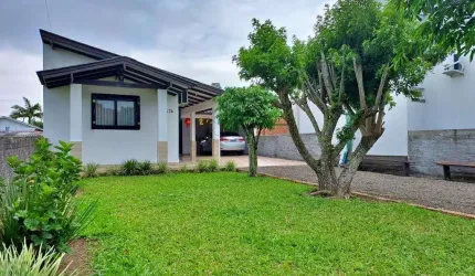 Casa 03 Dorm à venda no Bairro Rosa do Mar com 98 m² de área privativa - 1 vaga de garagem