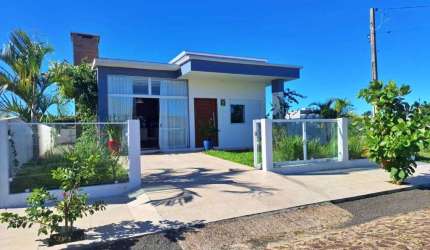 Casa 03 Dorm à venda no Bairro Bella Torres com 137 m² de área privativa - 1 vaga de garagem