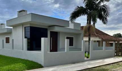 Casa 03 Dorm à venda no Bairro Rondinha com 137 m² de área privativa - 2 vagas de garagem