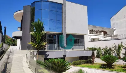 Casa triplex de rua, semi-mobiliada, com 4 suites, múltiplas salas, piscina e 10 vagas - Jardim Social