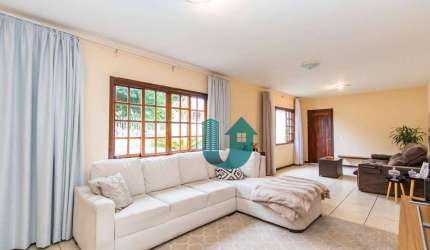 Próximo ao Jardim Botânico - Casa duplex com suite no térreo e quintal espaçoso!