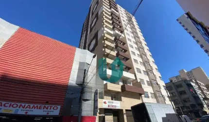 Apartamento compacto novo no Centro
