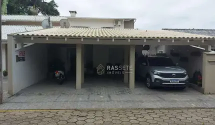 CASA DE ALVENARIA NO CONDOMINIO ITAMIRIM