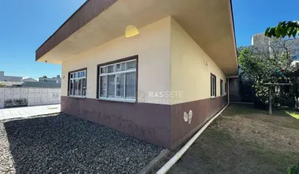 CASA NO CENTRO DE NAVEGANTES/SC