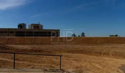 Localização privilegiada, terreno de 7474 metros quadrados aguardando seu empreendimento.