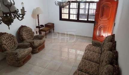 Casa no Rudge Ramos com 215 metros de área