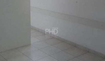 Sala comercial 30m² com 1 banheiro 1 vaga de garagem