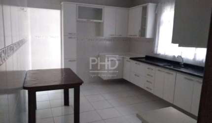 Sobrado à Venda, com 220m², 3 Quartos, 2 Suítes, 1 Lavabo, Terraço na Cobertura, 2 Vagas, Alves Dias, São Bernardo do Campo