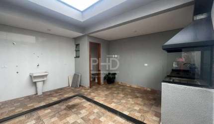 Sobrado com 3 Suítes e 5 banheiros à Venda, 173 m² por R$ 980.000