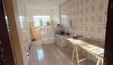 Prédio com 332 m² de área total, mais ou menos uns 750 m² de área construída.