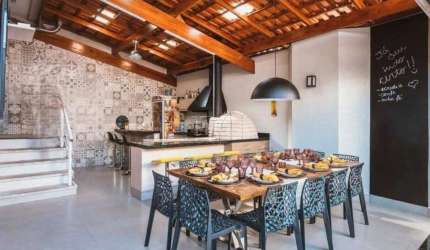 Sobrado com uma metragem de 310 m² - 4 Vagas de garagens - Santa Terezinha - São Bernardo do Campo