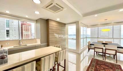 Luxo e Exclusividade na Barra Sul – Apartamento de Alto Padrão a 50m da Praia!