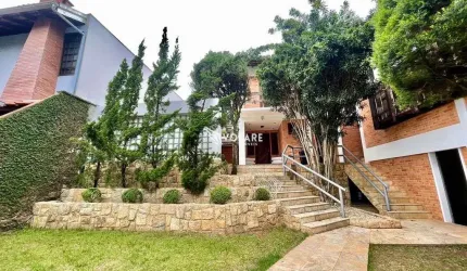 Casa Exclusiva à Venda Próxima à Vila Germânica