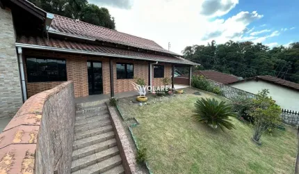 Casa á Venda com 3 dormitórios, 138 m² por R$ 700.000,00