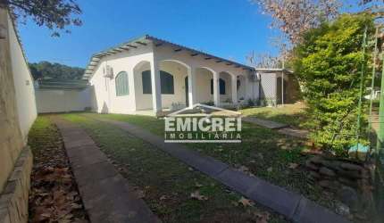 EMICREI VENDE - Casa alvenaria 140m² - 3 dormitórios (1 tipo suíte), varanda, jardim. Terreno 328m² - Bairro Rio Branco - São Leopoldo