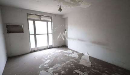 Excelente apartamento 2 quartos, amplo e espaçoso, com suíte, dependência completa e VAGA DE GARAGEM