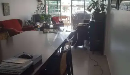 Excelente apartamento na Tijuca, 3 quartos, 2 suítes, dependência completa, a 10 minutos do metrô