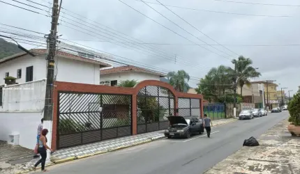 Casa para Venda em Mongaguá, Centro, 1 dormitório, 1 banheiro, 1 vaga