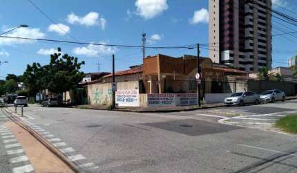 CASA DE ESQUINA NASCENTE C/ TERRENO DE 525M2