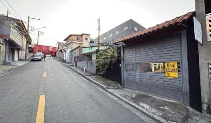 CASA TÉRREA À VENDA – 10 metros da Inocêncio Seráfico