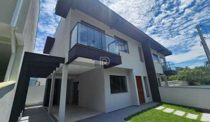 Sobrado à venda no bairro Forquilhas - São José/SC