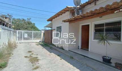 Casa em condomínio no Enseada das Gaivotas em Rio das Ostras, 2 quartos