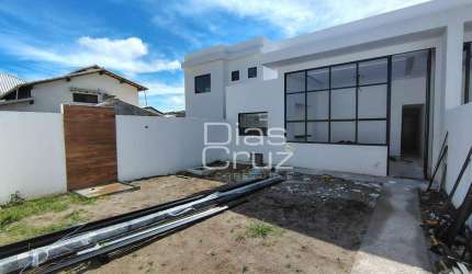 Casa linear no Extensão do Bosque com 3 quartos, Rio das Ostras
