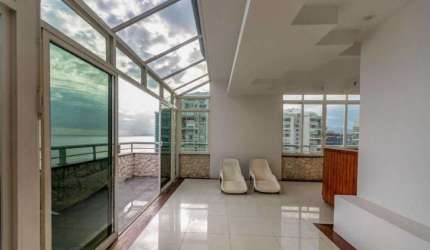Cobertura triplex frente praia 4 quartos 2 suítes 5 banheiros 2 vagas 369 mts posto 5 Barra da Tijuca Oportunidade!