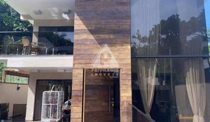 Casa Condomínio Duplex 2 salas 3 Quartos 3 suites 1 com hidro 8 vagas Recreio dos Bandeirantes