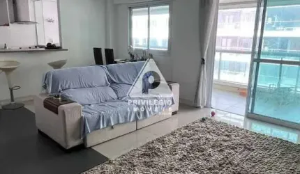 Apartamento de 2 suítes em Botafogo com vista para o Cristo