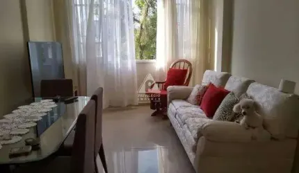 MARACANÃ - Apartamento de 2 quartos, de frente, cozinha, área de serviço.