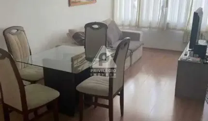 Vendo apartamento 2 quartos, com 66 m², dependencias completa.