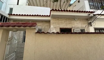 Casa de vila à venda de 2 quartos, reformada no coração do Grajaú. Entrar e morar.