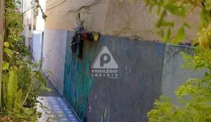 Casa de Vila a venda na rua Silva Guimaraes