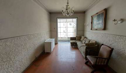 Apto 2 quartos sala em Vila Isabel fundos vista livre