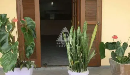 Casa Triplex 4 quartos em Parque das Palmeiras, Angra dos Reis