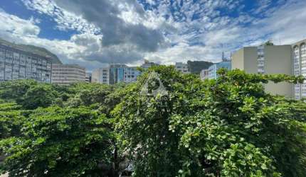4 quartos com vaga com vista deslumbrante no melhor ponto de Copacabana