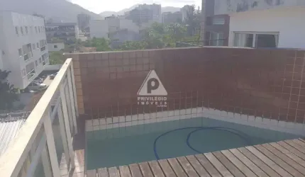Cobertura 2 quartos - 01 suíte - 01 vaga - Piscina - Recreio dos Bandeirantes